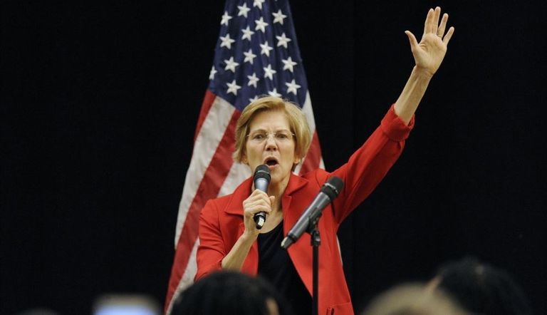 إليزابيث وارِن سيدات تنافس ترامب في سباق الرئاسة الأمريكية