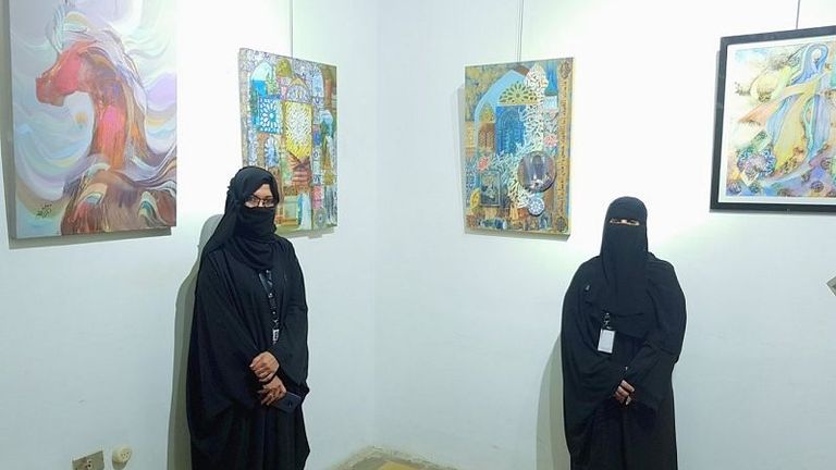 جانب من معرض روح الفن بجدة