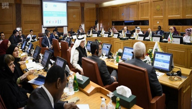 إدارة برنامج المساعدة من أجل التجارة للدول العربية تجتمع في جدة