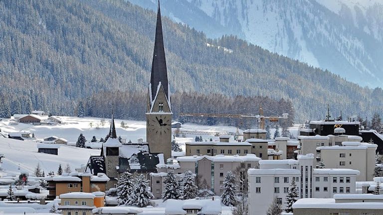 معالم سياحية جعلت "دافوس" وجهة مميزة للباحثين عن الراحة