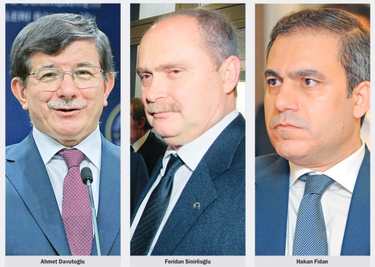 قوات تركية على الحدود مع سوريا