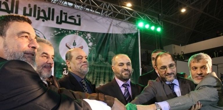 إخوان الجزائر في 2012 أبوجرة سلطاني وعبدالرزاق مقري المتصارعان على الترشح لرئاسة الجزائر