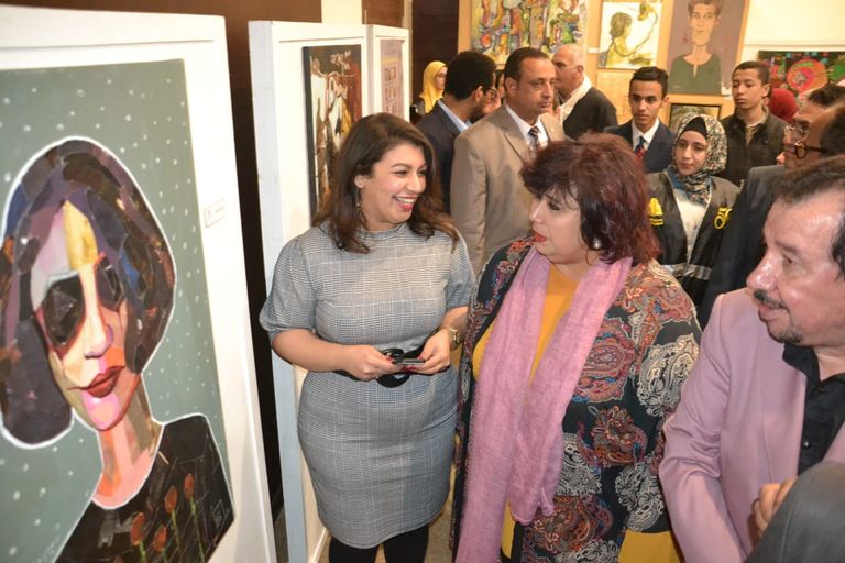 وزيرة الثقافة المصرية تفتتح 3 معارض تشكيلية بصرية وآخر كاريكاتير عالمي