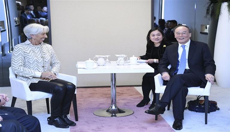 وانج تشي شان وكريستين لاجارد وانج تشي شان نائب الرئيس الصيني أثناء كلمته بمنتدى دافوس