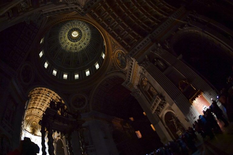 نظام إضاءة جديد بكاتدرائية القديس بطرس يبرز فسيفساء القباب
