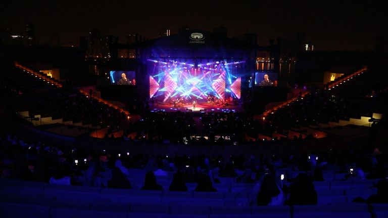 هاني شاكر ووائل جسار يشعلان أولى حفلات مسرح المجاز بالشارقة