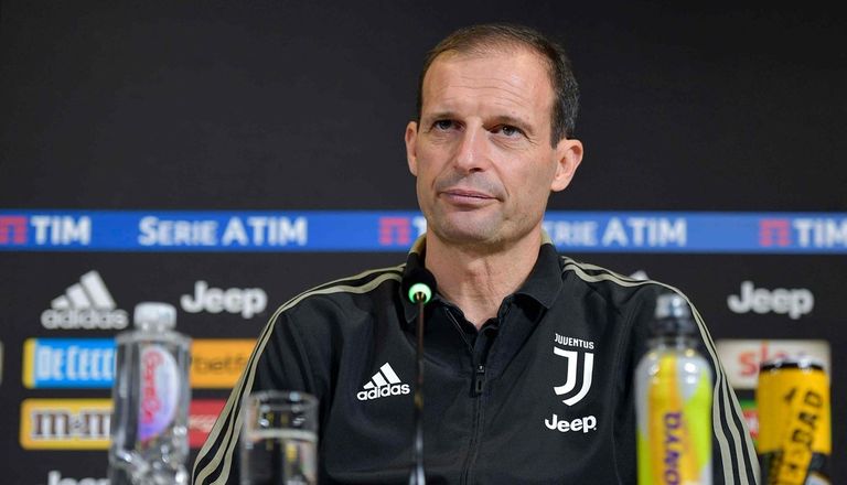 ماسيميليانو أليجري مدرب يوفنتوس مارتن كاسيريس مدافع يوفنتوس