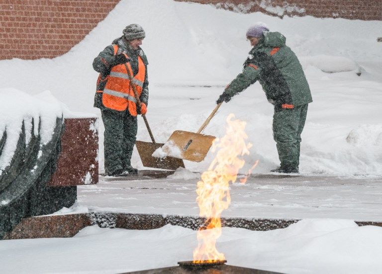 الثلوج تكسو العاصمة الروسية موسكو