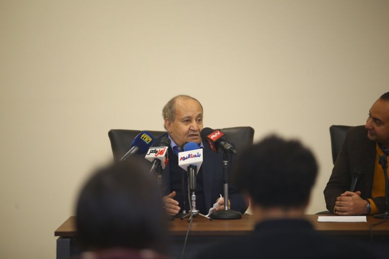 وحيد حامد أثناء تكريمه بمعرض الكتاب