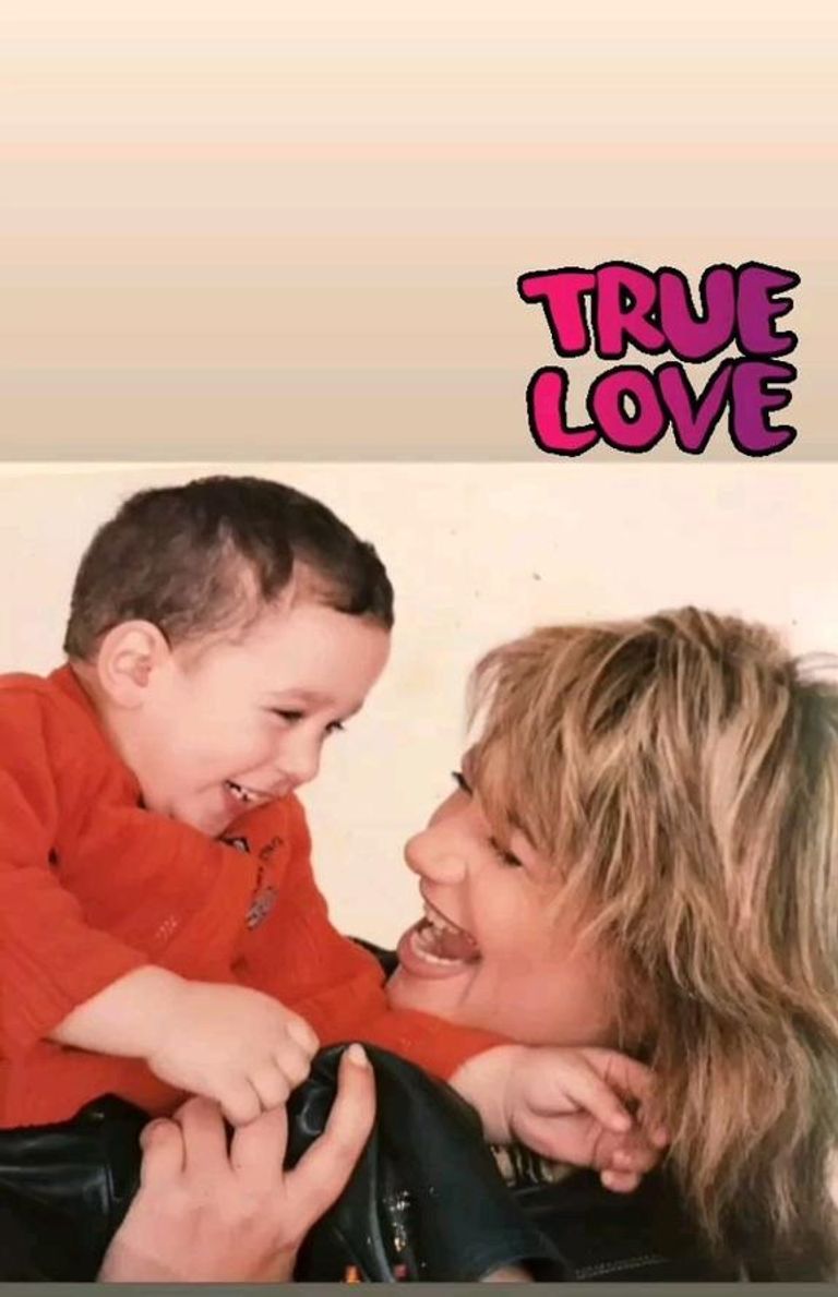 ليلى علوي برفقة نجلها خالد - صورة أرشيفية