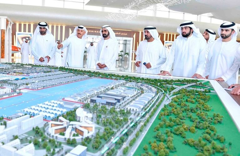 الشيخ محمد بن راشد خلال الزيارة