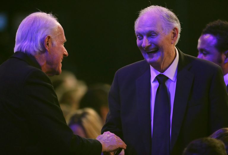 الممثل الأمريكي المخضرم آلان ألدا أثناء تكريمه