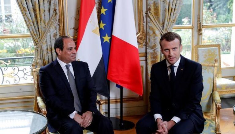 الرئيس المصري عبدالفتاح السيسي ونظيره الفرنسي إيمانويل ماكرون