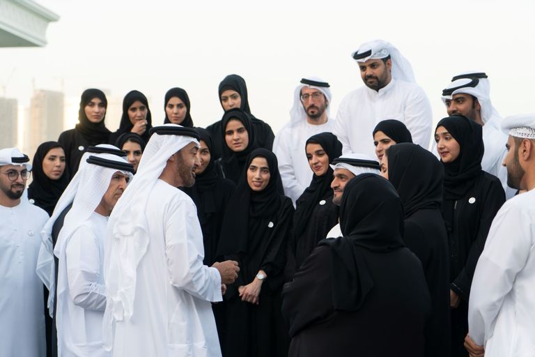 محمد بن زايد يستقبل وفد دائرة تنمية المجتمع