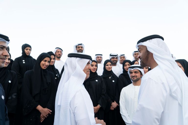 محمد بن زايد يستقبل وفد دائرة تنمية المجتمع