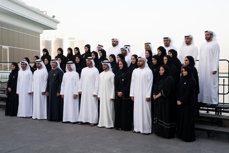 محمد بن زايد يستقبل وفد دائرة تنمية المجتمع