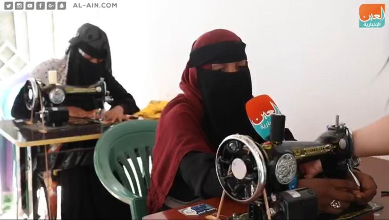نازحات الحديدة.. مهنة الخياطة لمواجهة محنة الانقلاب الحوثي