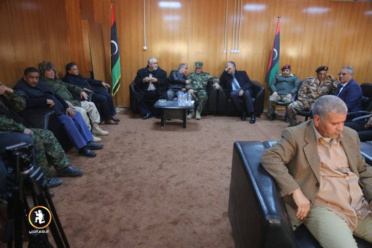 وزير الداخلية وآمر غرفة عمليات الكرامة في سبها المحررة