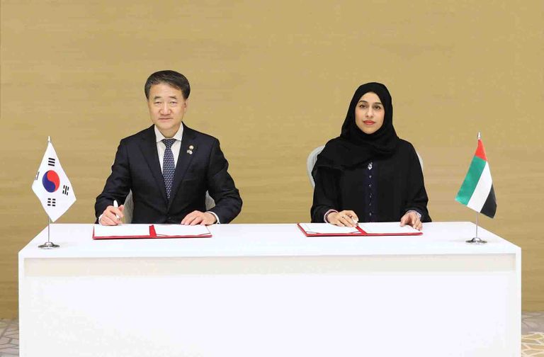 جانب من توقيع مذكرة التفاهم