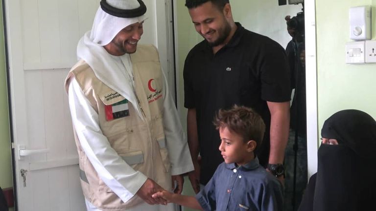 الهلال الأحمر الإماراتي يفتتح مركزا لعلاج 22 ألف يمني بالساحل الغربي