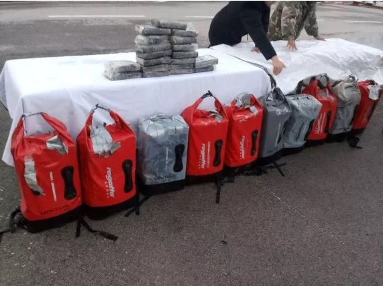 ضبط 300 كيلوجرام من الكوكايين شرق الجزائر الجمعة الماضية