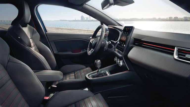 سيارة رينو موديل "كليو"