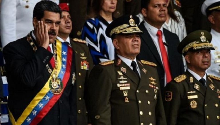 الرئيس الفنزويلي وقادة الجيش - أرشيفية