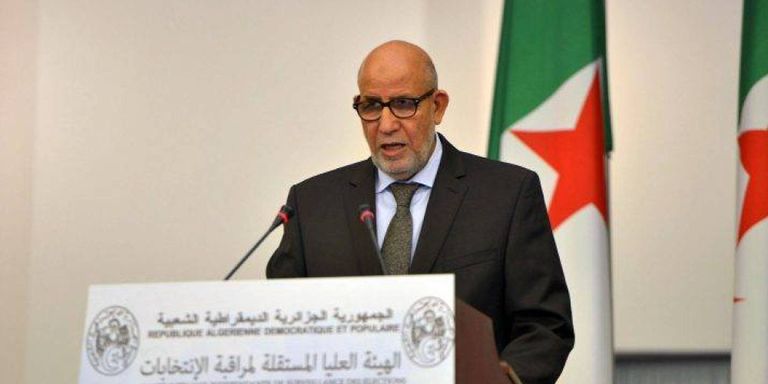 عبد الوهاب دربال رئيس الهيئة العليا المستقلة لمراقبة الانتخابات في الجزائر صندوق الانتخابات في الجزائر - أرشيفية
