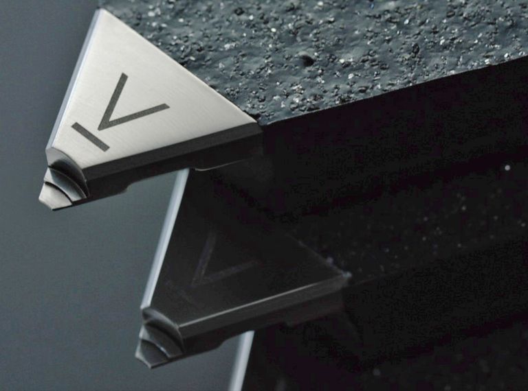 البلاط الإلكتروني يولد الكهرباء