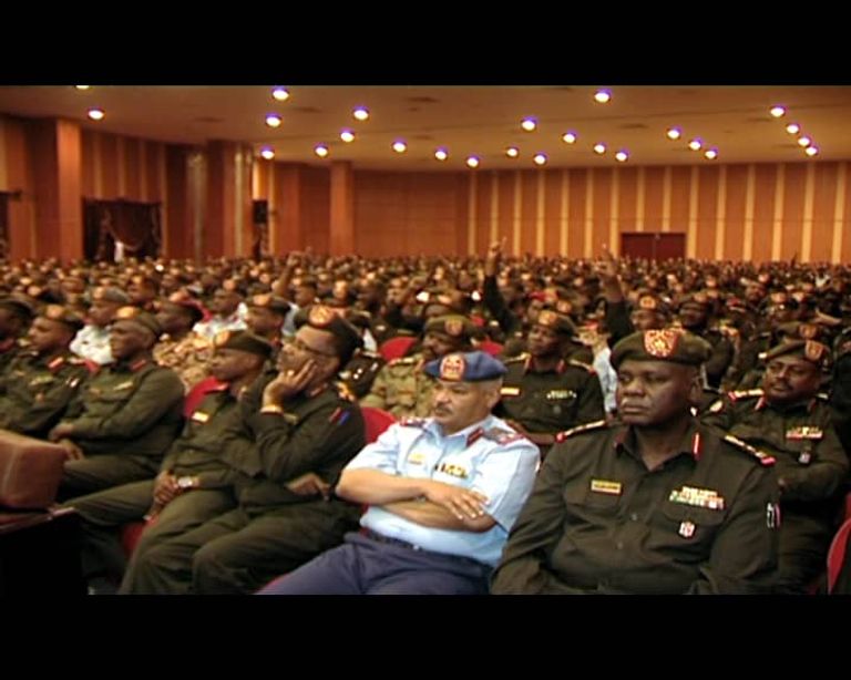 لقاء تنويري للضباط برتبتي العميد والعقيد بالجيش السوداني وزير الدفاع السوداني الفريق أول عوض بن عوف