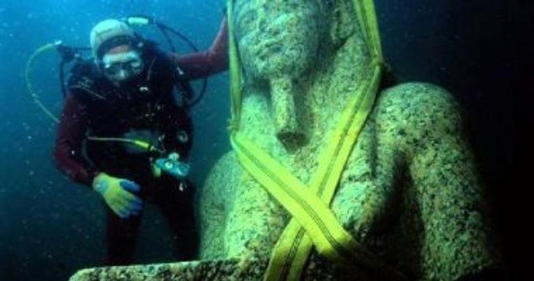 جانب من فعاليات مؤتمر حماية التراث الثقافي المغمور بالمياه بالشارقة