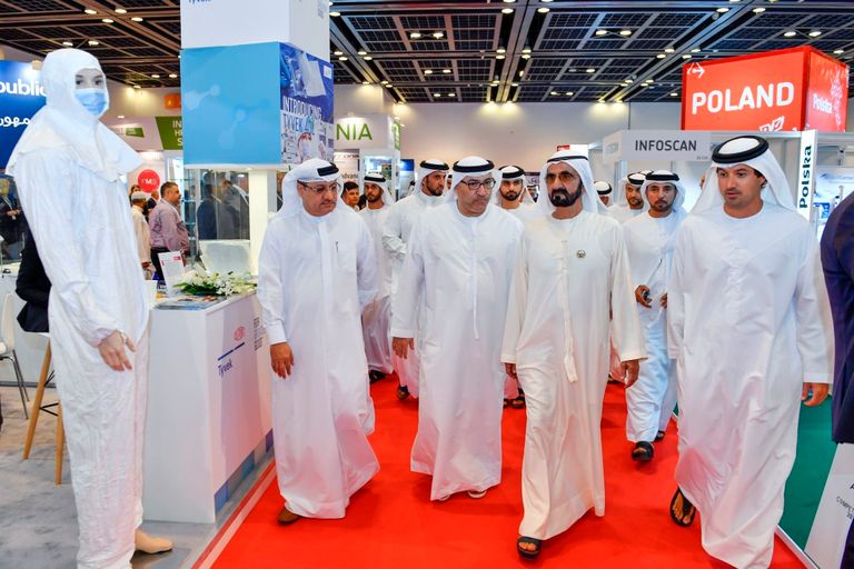 محمد بن راشد يزور معرض الصحة العربي في دبي