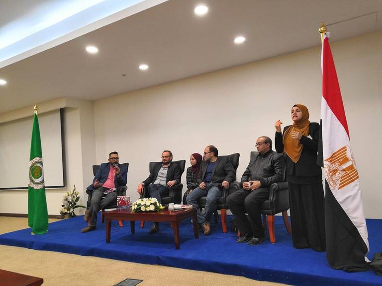 جانب من مناقشة رواية "كرافت" للسويسري يوناس لوشر بمعرض القاهرة الدولي للكتاب