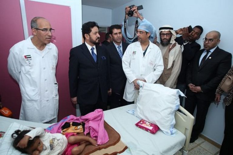سفير الإمارات في المغرب يطلق مبادرة "نبضات" لعلاج القلب