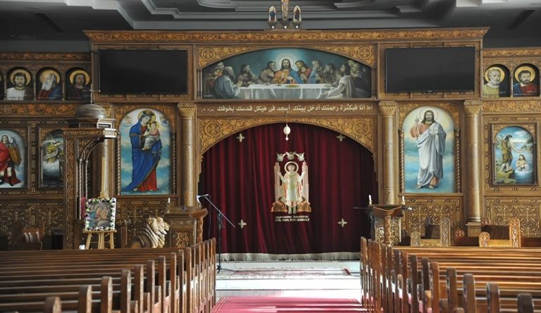 الأب مينا حنا راعي الكنيسة القبطية مار مينا العجائبي