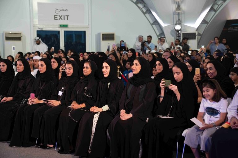 شما المزروعي وزيرة الدولة لشؤون الشباب بالإمارات شاركت في الحوار