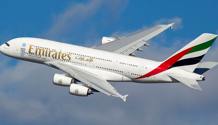 طائرة إيرباص A380 الإماراتية 