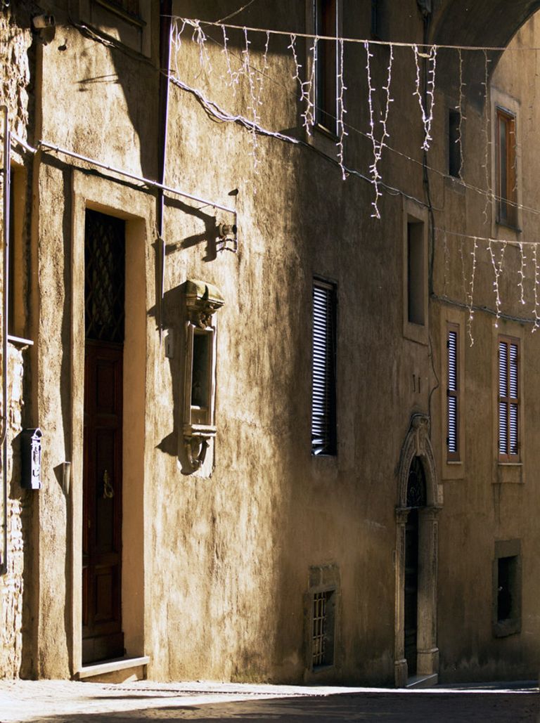 قرية سان جيرورجيو ساسولا الإيطالية