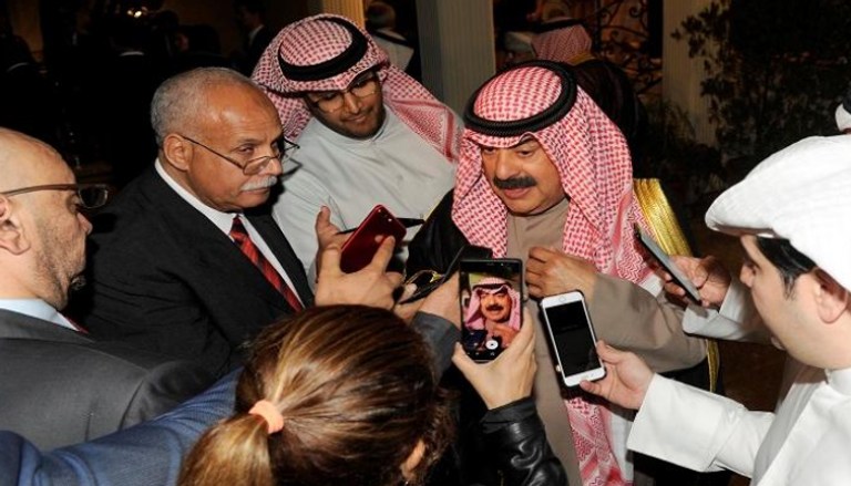 نائب وزير الخارجية الكويتي يتحدث للصحفيين