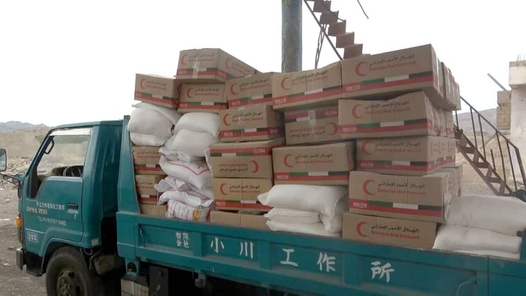 مساعدات إماراتية لأهالي حضرموت ولحج باليمن