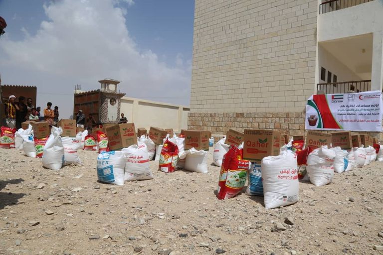 مساعدات إماراتية لأهالي حضرموت ولحج باليمن