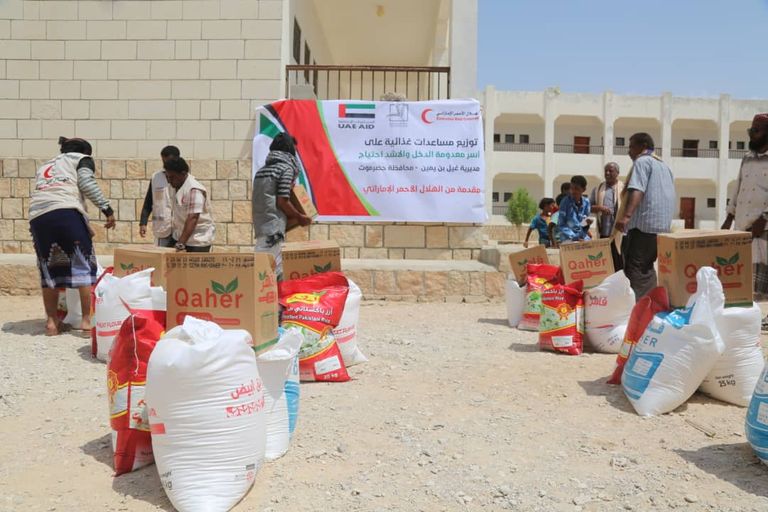 مساعدات إماراتية لأهالي حضرموت ولحج باليمن