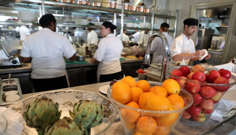 المطاعم أحد القطاعات التي تستقطب العمالة الجديدة في الإمارات