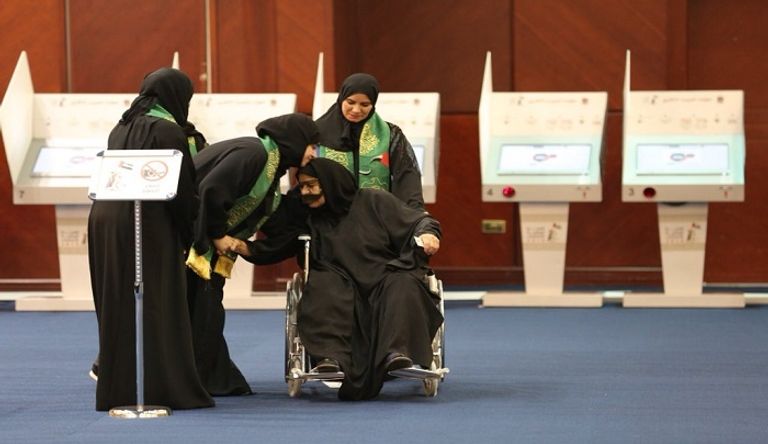 المراكز الانتخابية استقبلت وودعت الإماراتيين بالورود