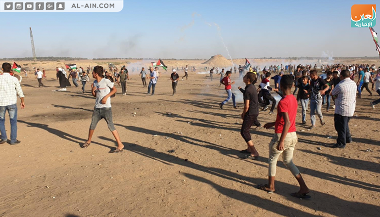 الفلسطينيون يواصلون المشاركة في مسيرات العودة رغم قمع الاحتلال