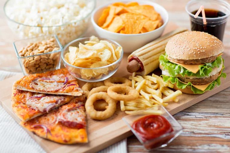 أطعمة تسبب التوتر