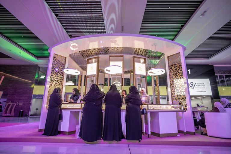 التصاميم الإماراتية حظيت بالإعجاب في المعرض