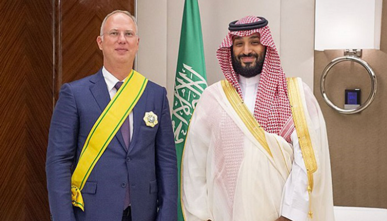 ولي العهد السعودي يكرّم الرئيس التنفيذي لصندوق الاستثمار الروسي