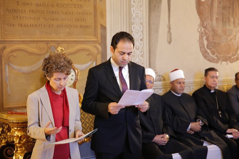 القاضي محمد عبدالسلام أثناء مراسم التكريم