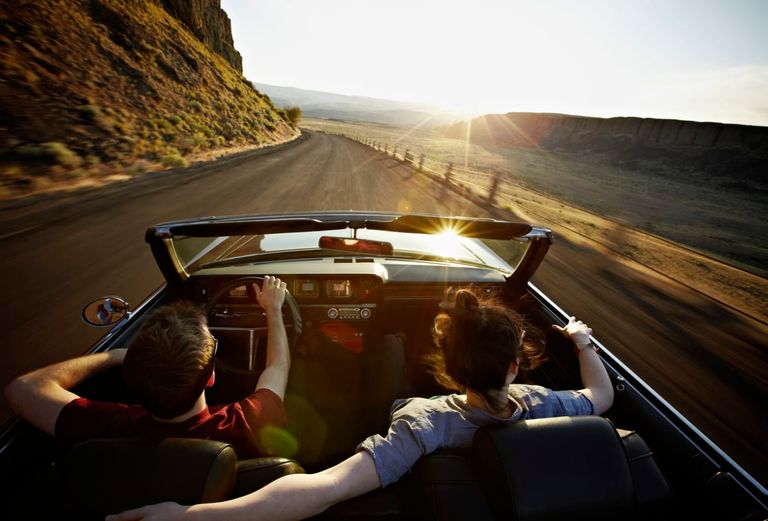 رحلات الطرق الطويلة بالسيارة